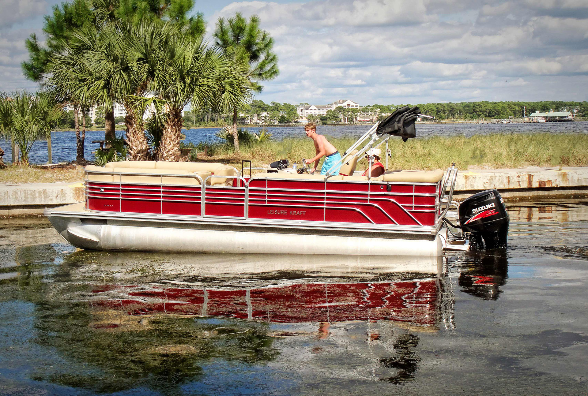  - 20 Years of Experience as a High Quality Pontoon Boat Manufacturer